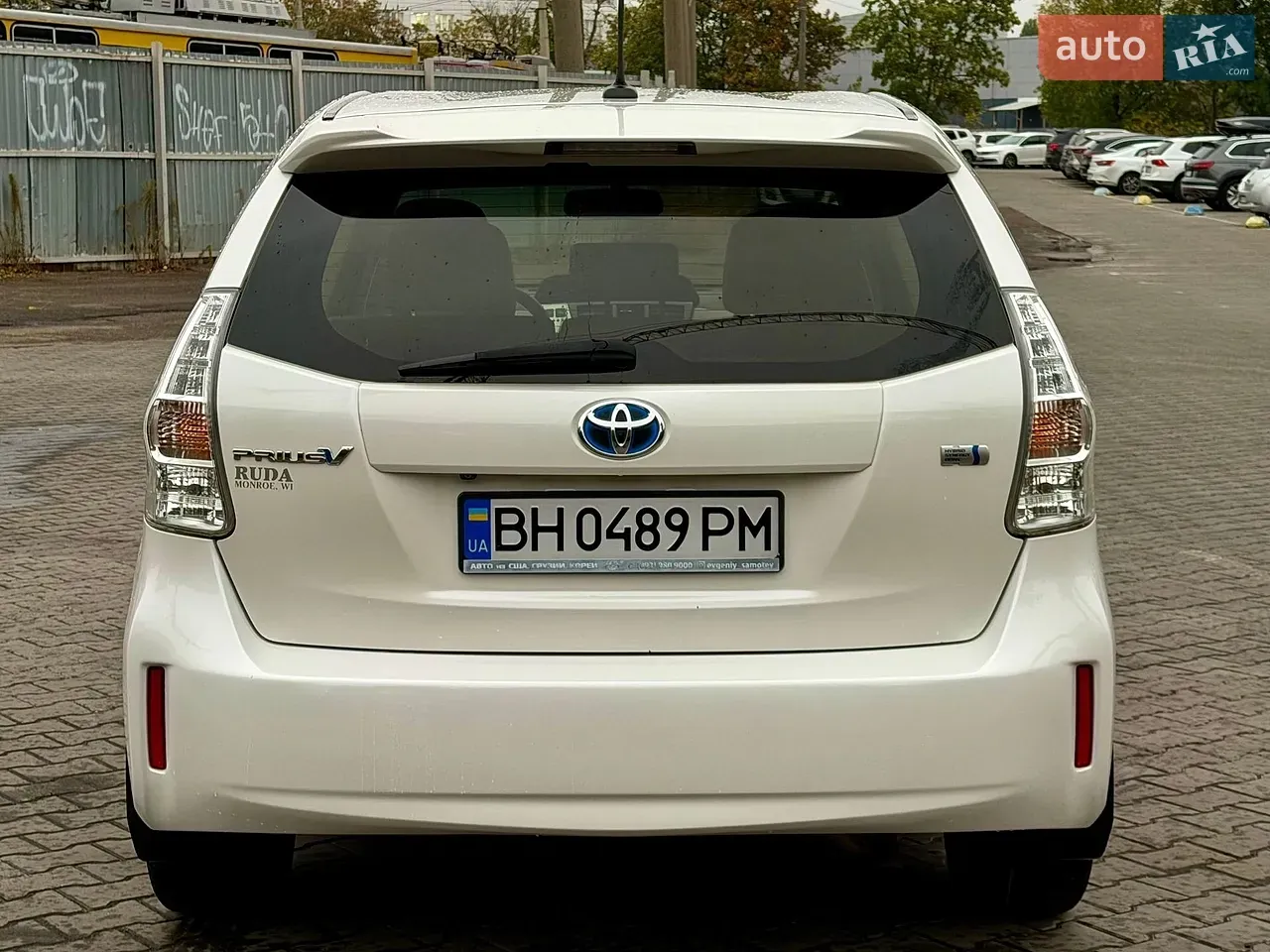 Toyota Prius V 2013 photo 5