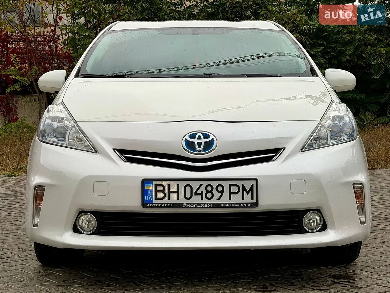 Toyota Prius V 2013 photo 2