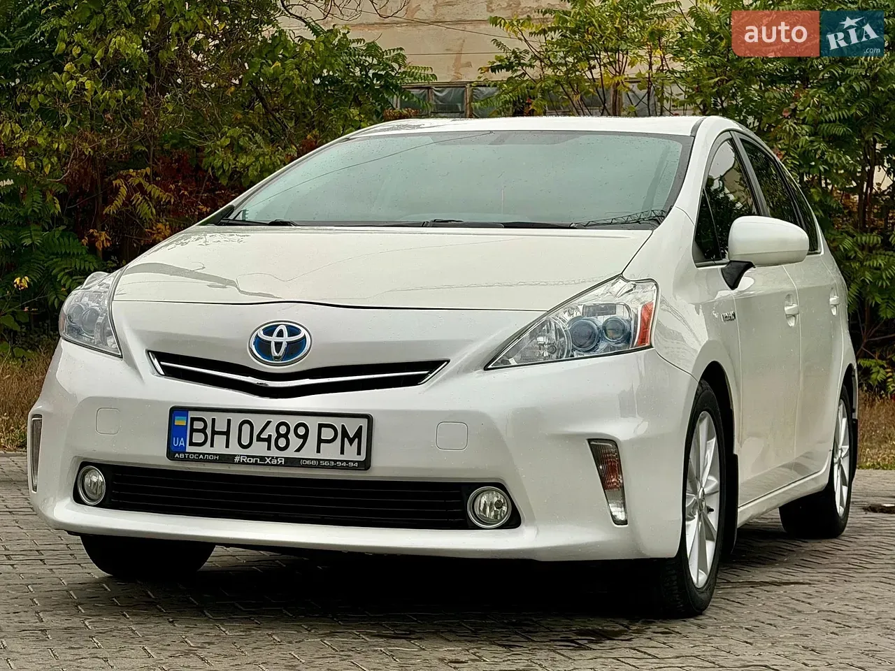 Toyota Prius V 2013 photo 4