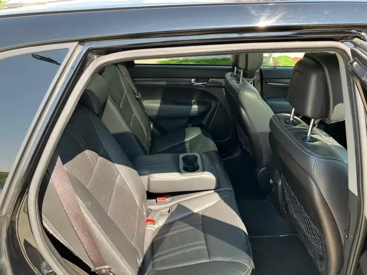 Kia Sorento 2012 photo 2