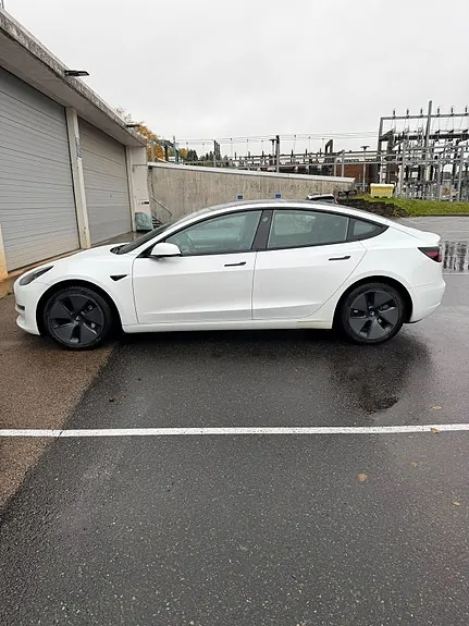Tesla Model 3 2022 photo 4