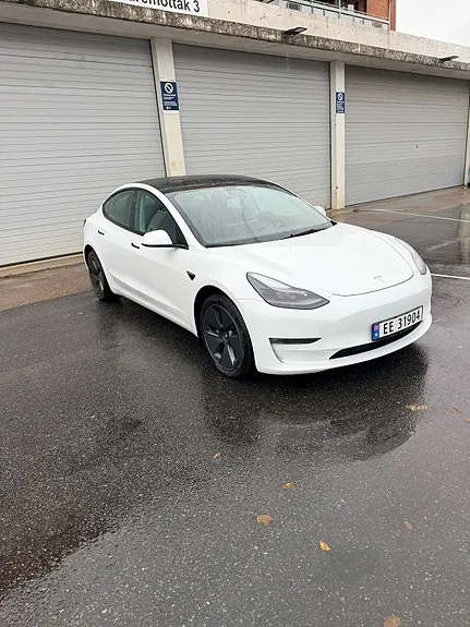Tesla Model 3 2022 photo 3