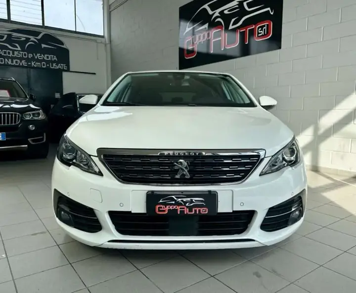 Peugeot 308 2018 photo 2