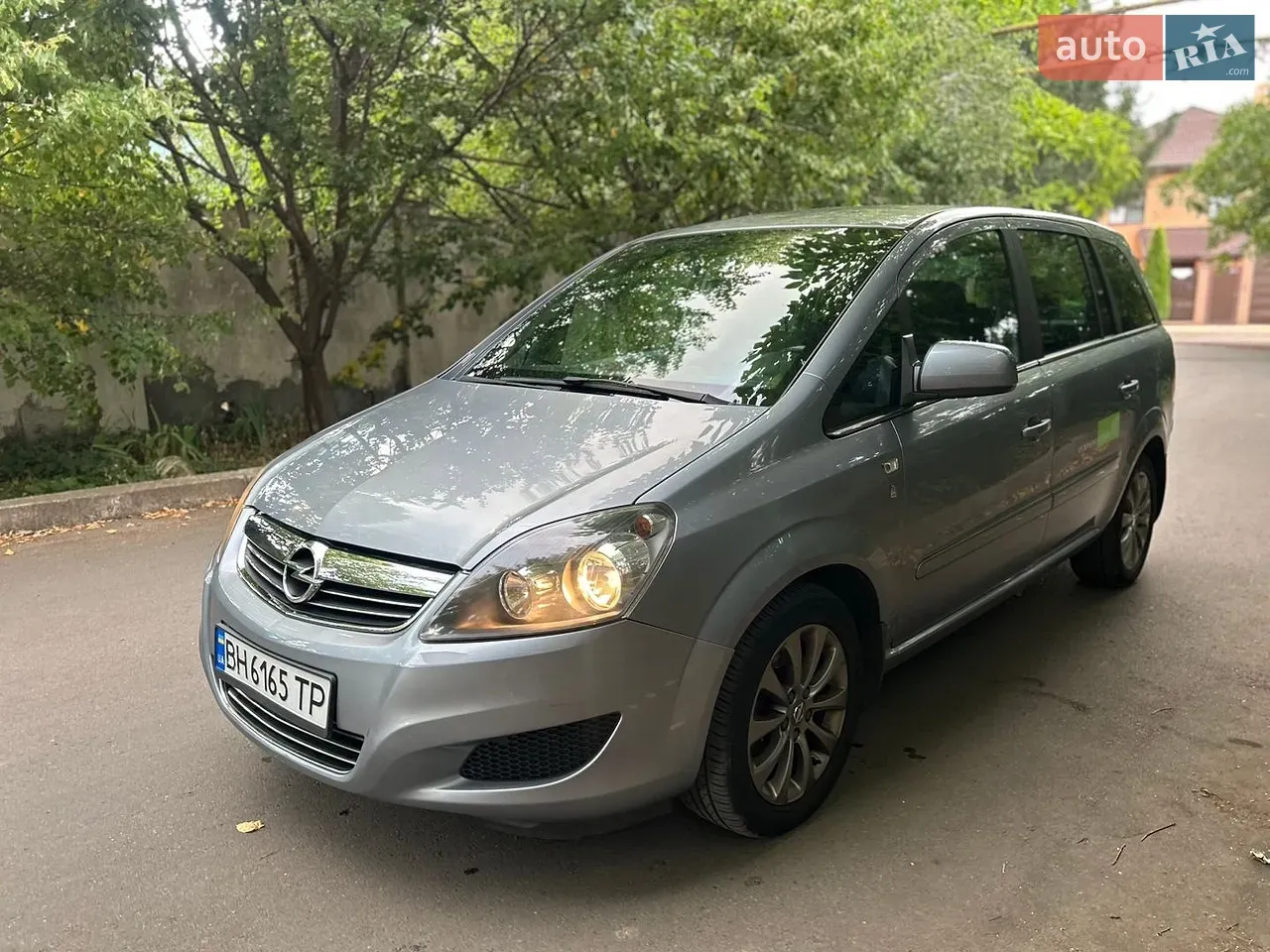 Opel Zafira 2010 photo 4