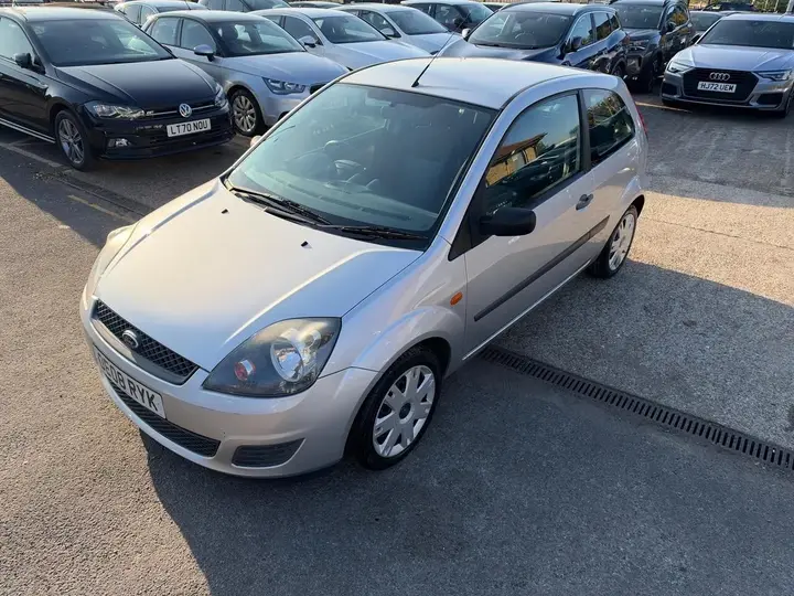 Ford Fiesta 2008 photo 2