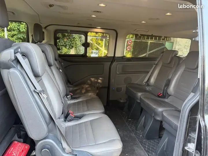 Ford Custom 2019 photo 2