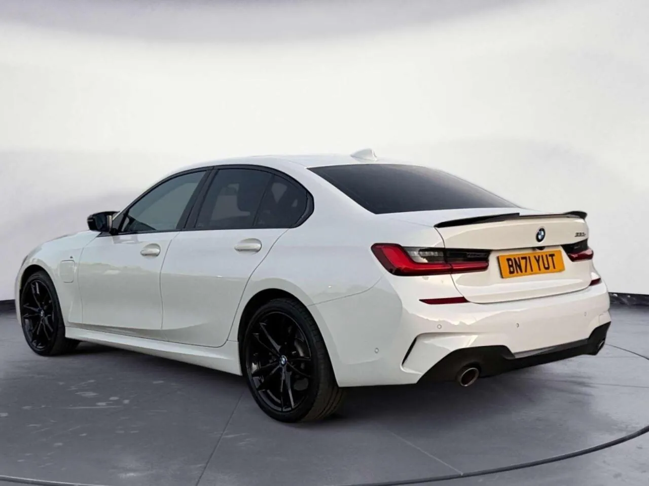 BMW 3 Series 2021 photo 3