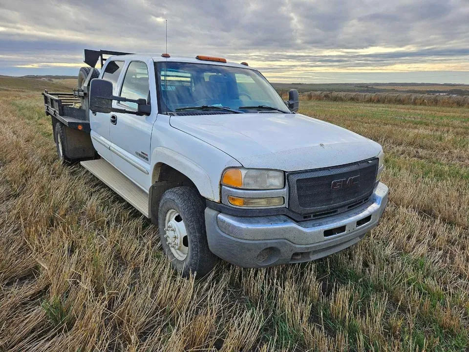 GMC Sierra 3500 2005 photo 2