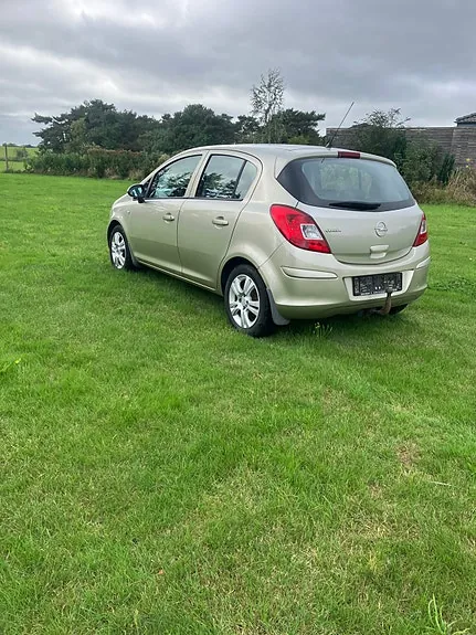 Opel Corsa 2009 photo 4