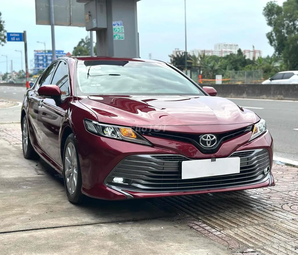 Toyota Camry 2020 photo 2