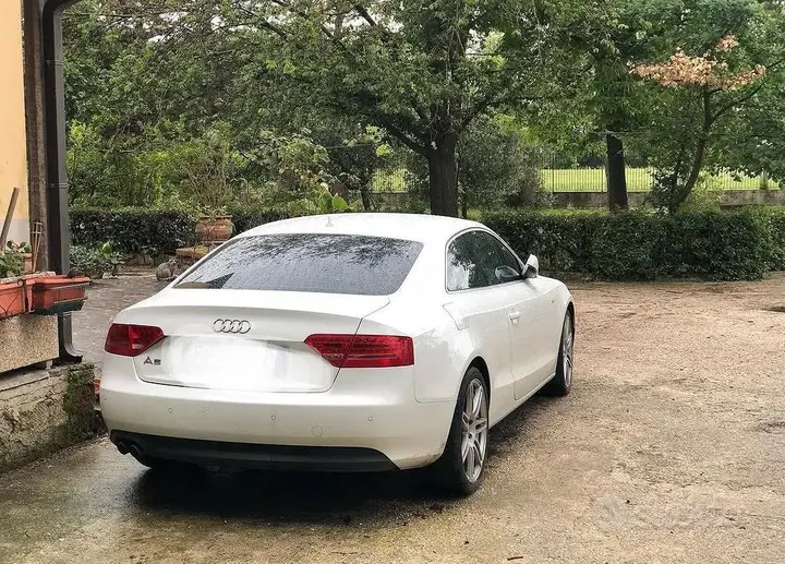 Audi A5 2009 photo 3