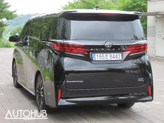 Toyota Alphard 2025 photo 4