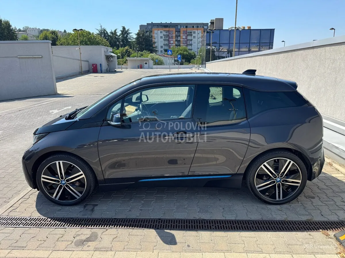 BMW I3