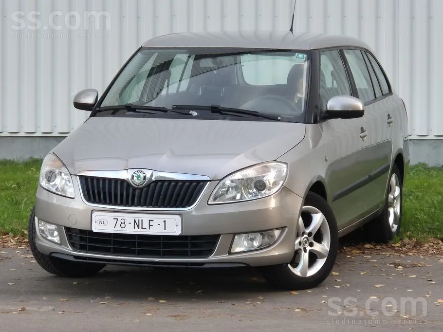 Skoda Fabia 2010 photo 5