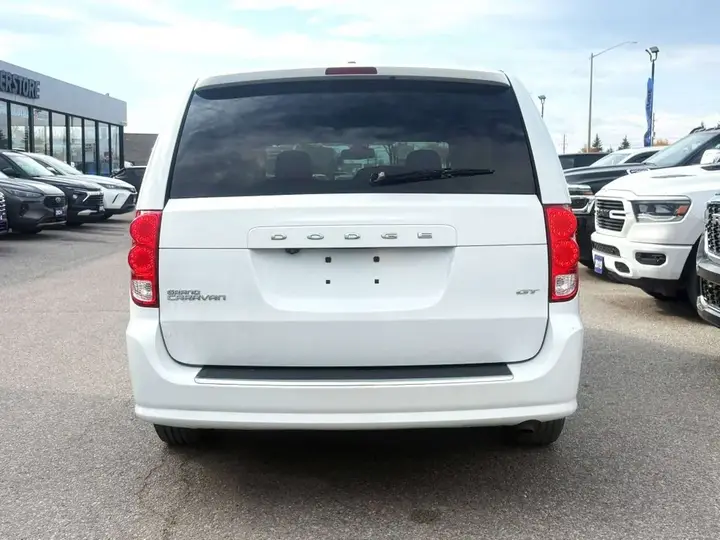 Dodge Grand Caravan 2018 photo 3