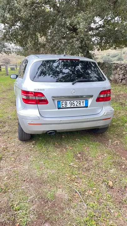 Mercedes-Benz B-Class 2010 photo 3