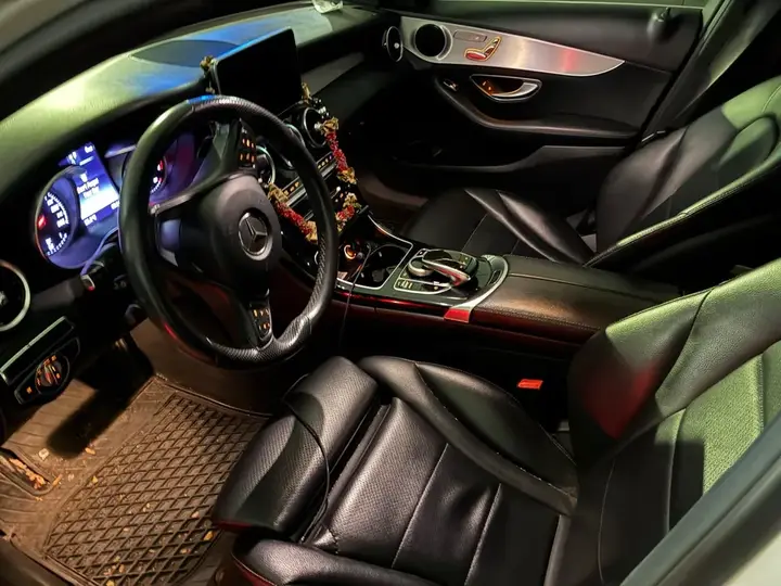 Mercedes-Benz C300 2018 photo 5