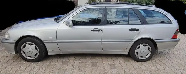 Mercedes-Benz C180