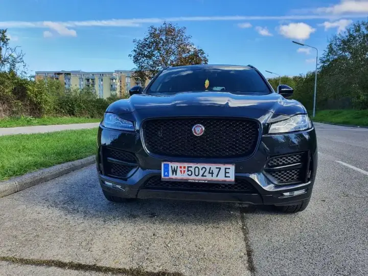 Jaguar F-Pace