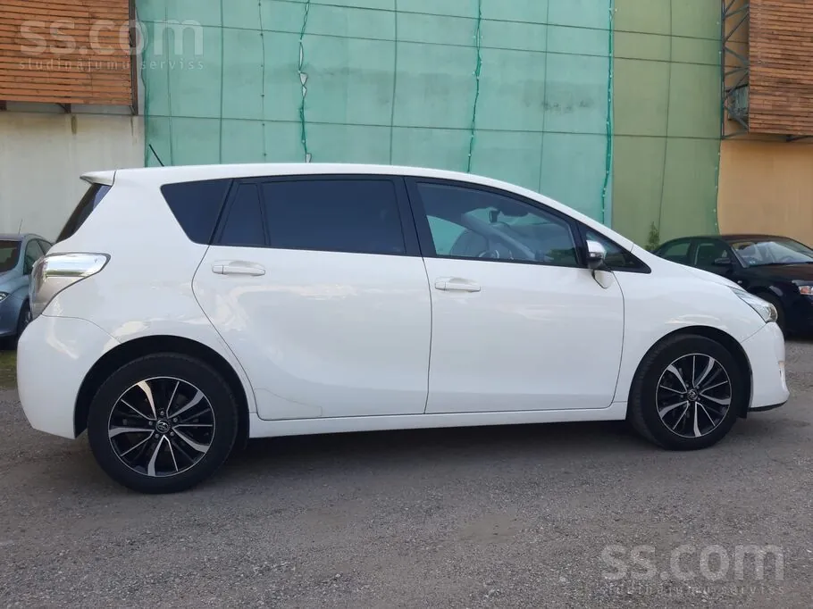Toyota Verso 2017 photo 5