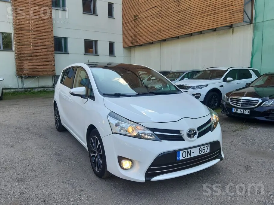 Toyota Verso 2017 photo 3