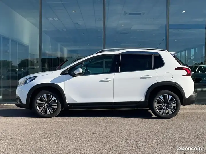 Peugeot 2008 2019 photo 2