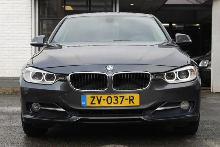 BMW 3-Serie 2013 photo 2