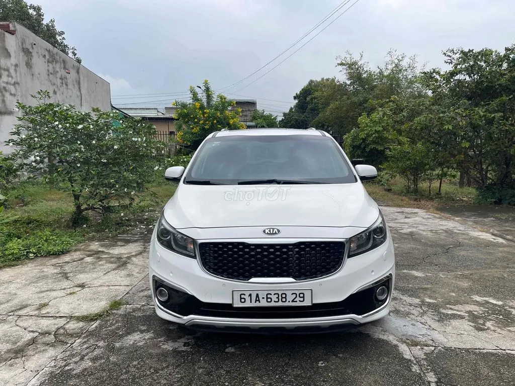 Kia Sedona 2016 photo 2