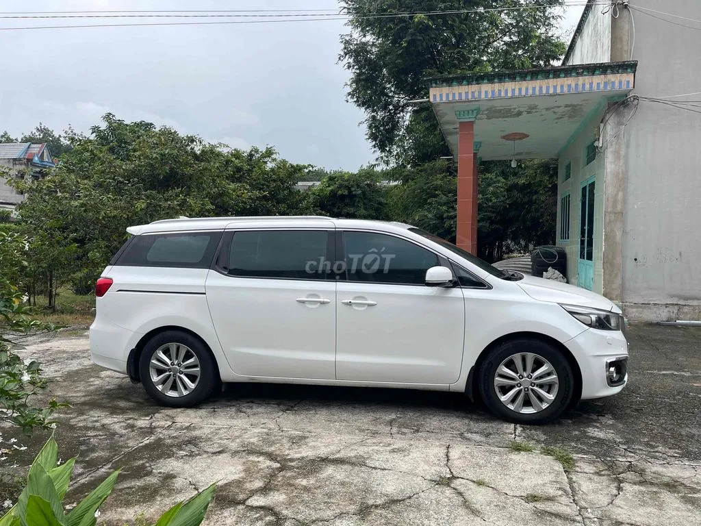 Kia Sedona 2016 photo 4