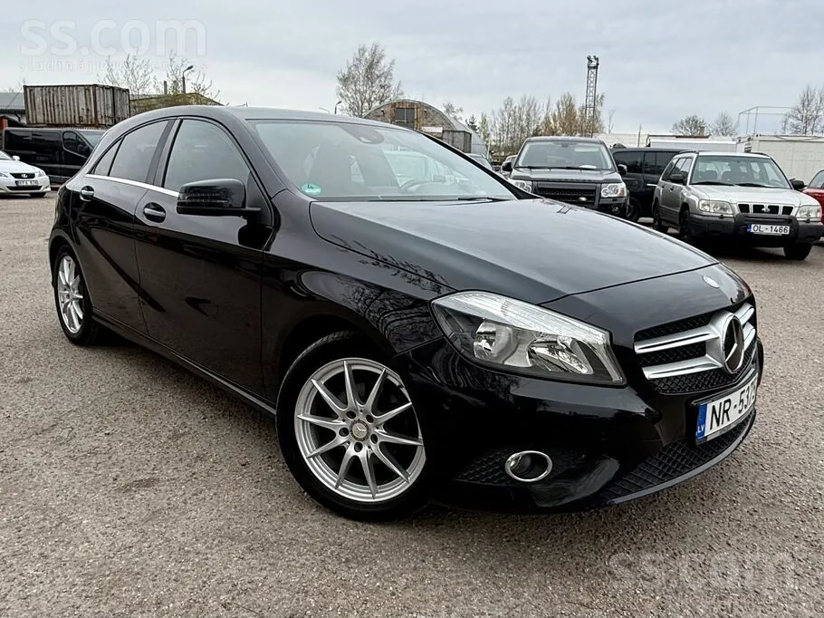 Mercedes-Benz A180 2015 photo 3