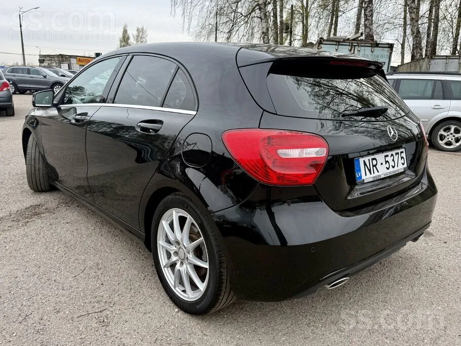 Mercedes-Benz A180 2015 photo 4