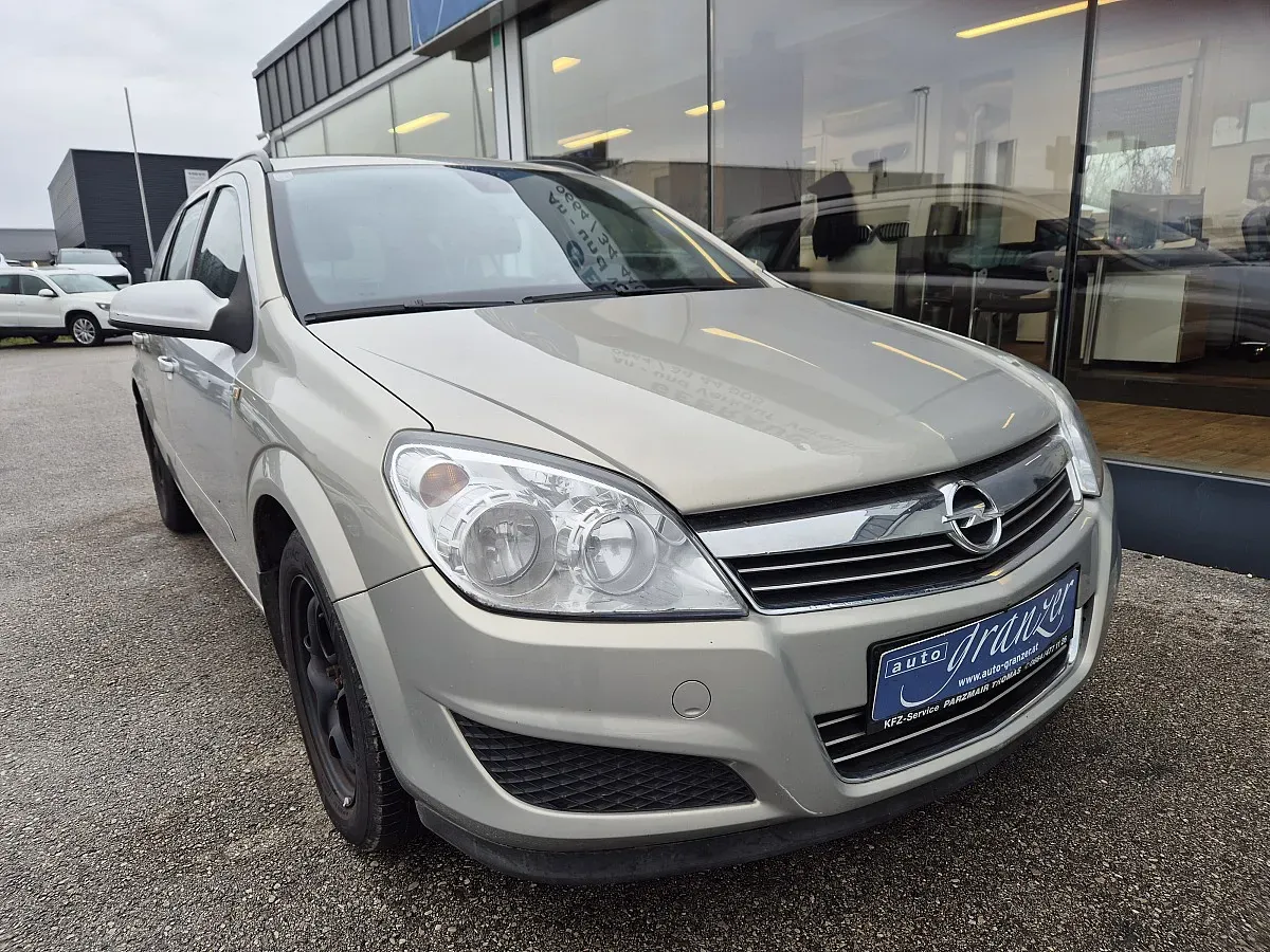 Opel Astra 2009 photo 2