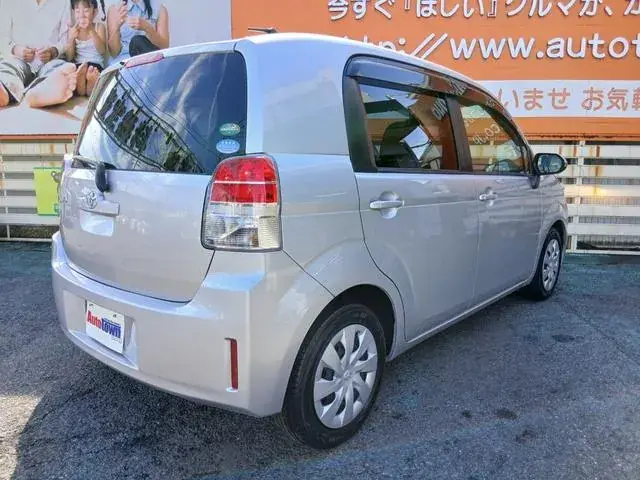 Toyota Spade 2016 photo 2