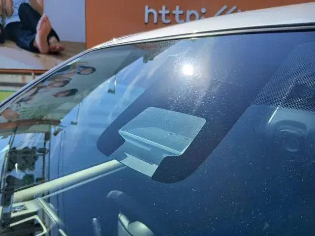 Toyota Spade 2016 photo 3
