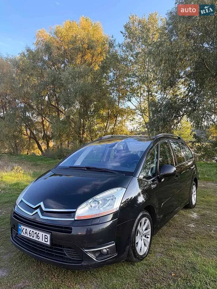 Citroen Grand C4 Picasso 2010 photo 3