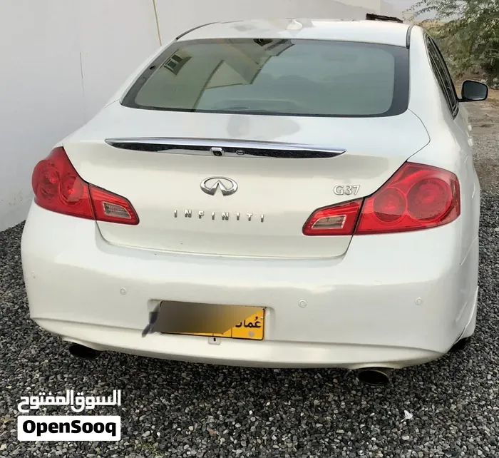 Infiniti G37 2011 photo 2