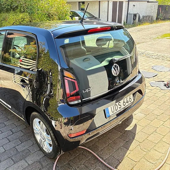 Volkswagen Up 2017 photo 2