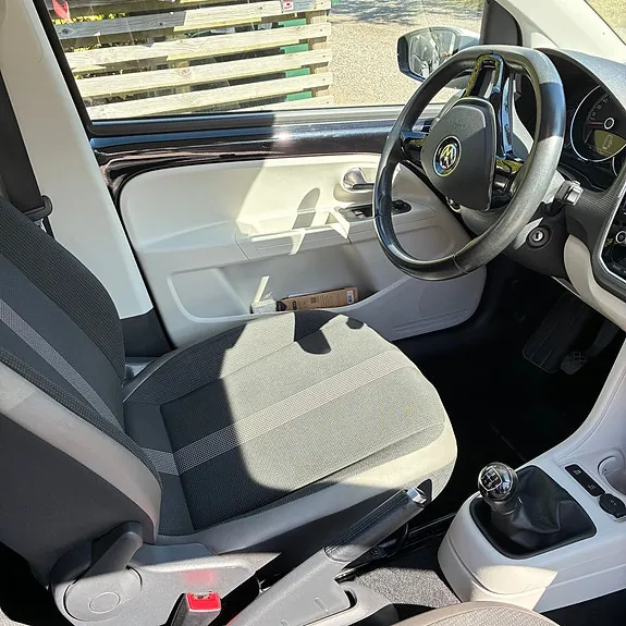 Volkswagen Up 2017 photo 4