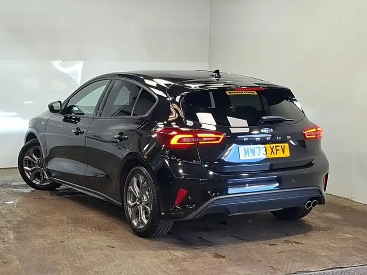 Ford Focus 2023 photo 2