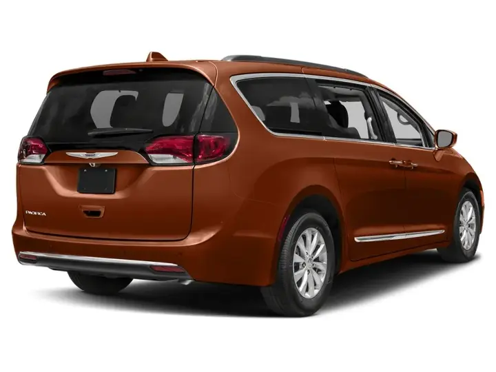 Chrysler Pacifica 2018 photo 2