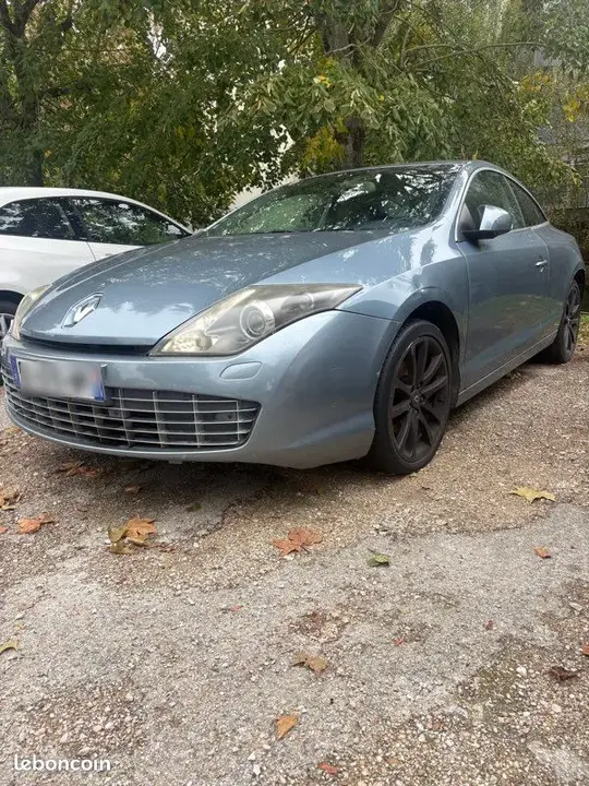 Renault Laguna 2010 photo 3