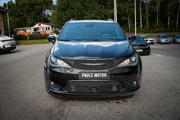 Chrysler Pacifica 2018 photo 2