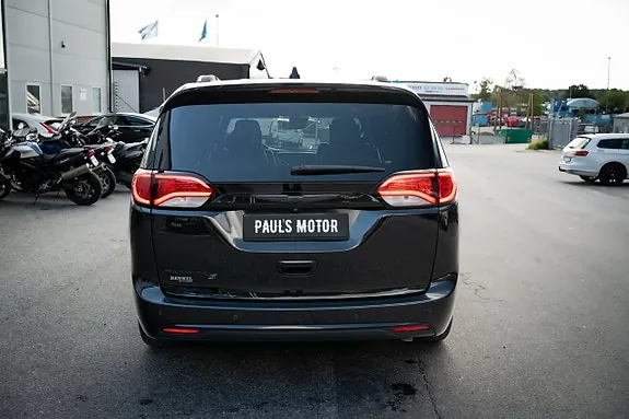 Chrysler Pacifica 2018 photo 5
