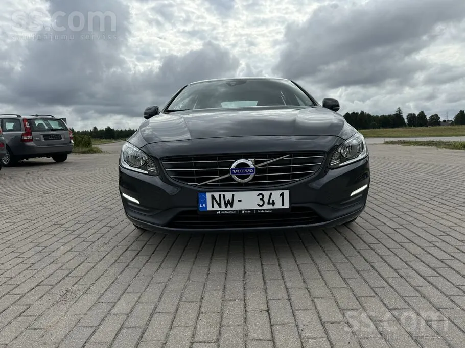 Volvo V60 2015 photo 2