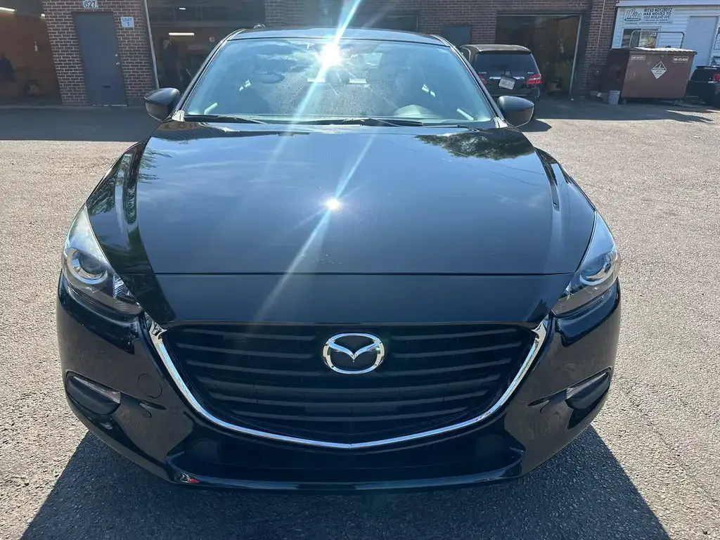 Mazda 3 2018 photo 2
