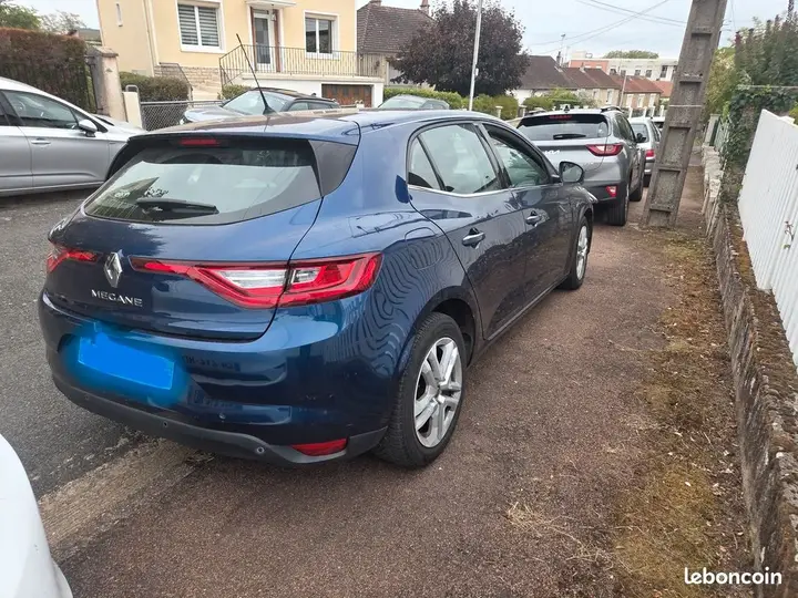 Renault Megane 2019 photo 2