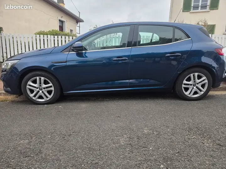 Renault Megane 2019 photo 3