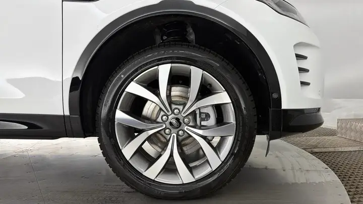 Land Rover Discovery Sport 2026 photo 3