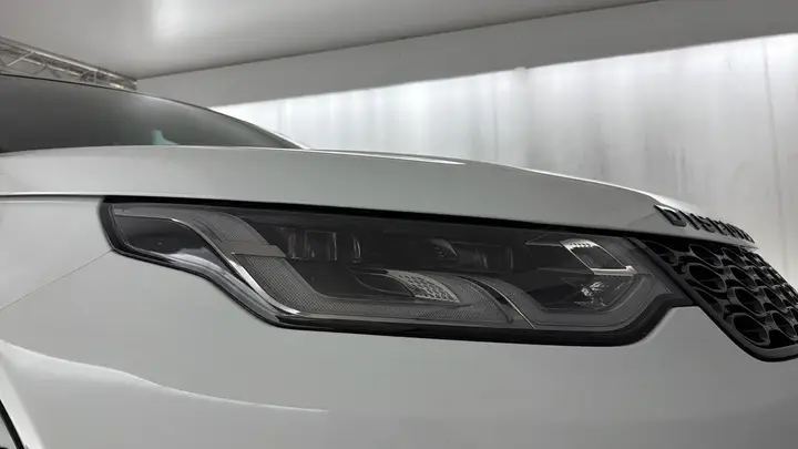 Land Rover Discovery Sport 2026 photo 4