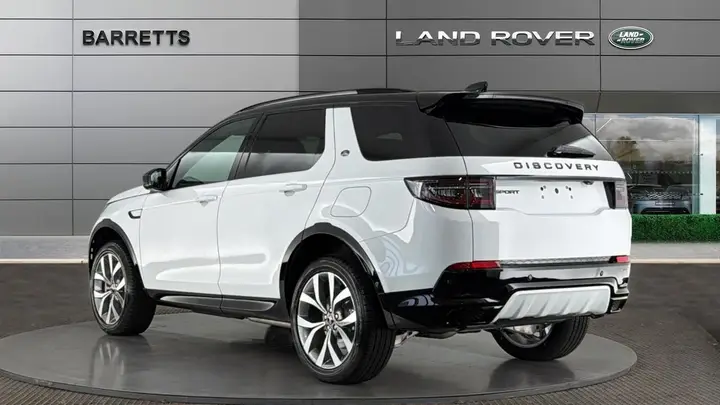 Land Rover Discovery Sport 2026 photo 2
